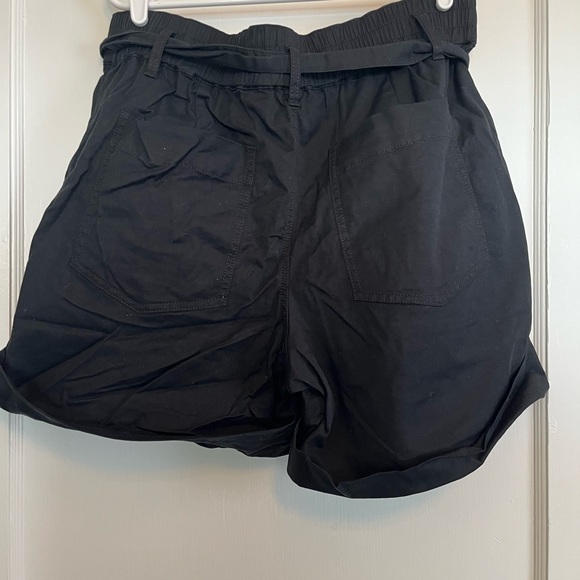Cabi Discovery Short - Size 14 - Picture 3 of 4